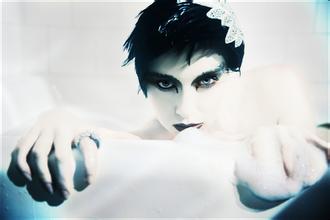 ���˿������𻨼�����Ƶ������ΪĲ��ɿ����֯������˾ۼ�������...